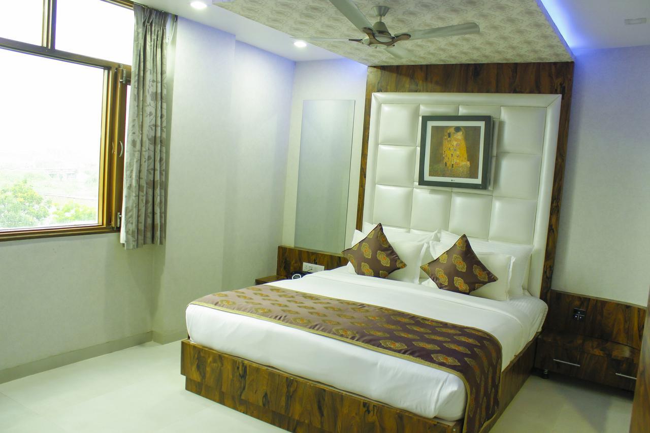Tulip Continental Hotel Hamirgarh Kültér fotó